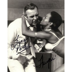007 James Bond movie Diamonds are Forever photo signed by actress Trina Parks 007 James Bond movie Diamonds are Forever photo signed by actress Trina Parks
