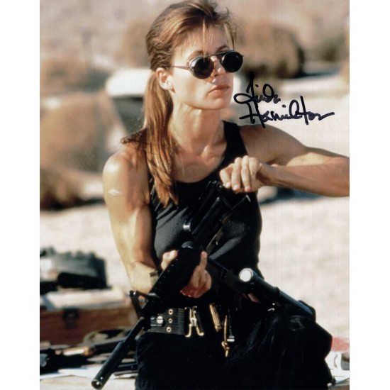 Terminator sci-fi movie photo signed by actress Linda Hamilton Terminator sci-fi movie photo signed by actress Linda Hamilton