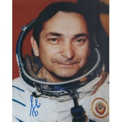 Soviet Cosmonaut Valery Bykovsky 5th man in space signed photo Soviet Cosmonaut Valery Bykovsky 5th man in space signed photo