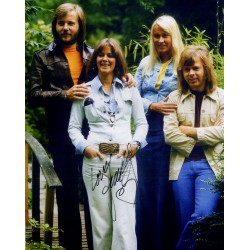 ABBA lead singer pop star Anni-Frid Lyngstad signed 8x10 photo ABBA lead singer pop star Anni-Frid Lyngstad signed 8x10 photo