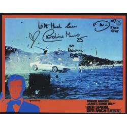 007 James Bond movie The Spy Who Loved Me photo signed by Caroline Munro and helicopter stunt pilot Mark Wolff